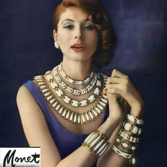 Set Of 2 Vintage MONET Signed Gold Tone White Black Slender Bangle Bracelets - Picture 7 of 8